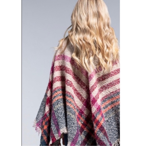 NEW Tara Cozy Boho Plaid Turtleneck Pullover Poncho Fringe - Picture 9 of 14